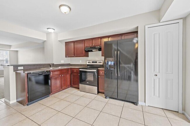 Foto del edificio - 14168 Lakeside Blvd.