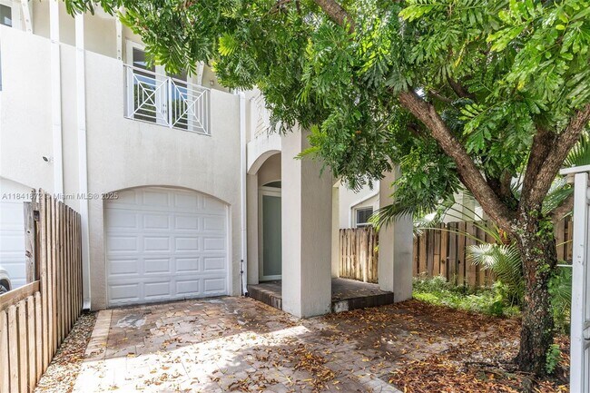 Foto del edificio - 3133 Hibiscus St