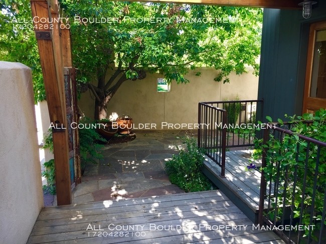 Building Photo - Beautiful Prospect Home with Rooftop Deck