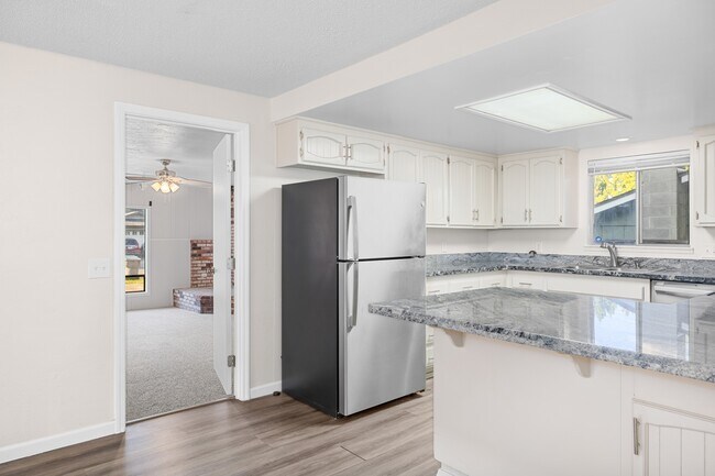 Foto del edificio - 2077 Hill Way