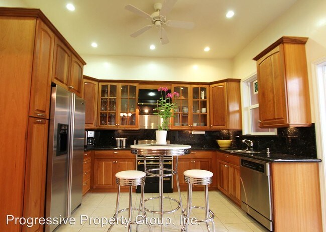 Building Photo - 2 br, 1.5 bath House - 1232 7th Avenue