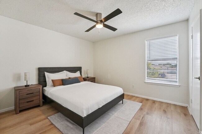 Foto del edificio - 2525 Thomason Cir