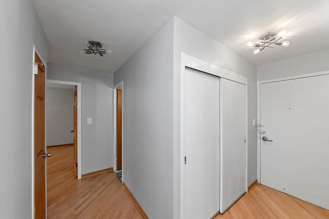 Photo - 3950 N Lake Shore Dr Apartment