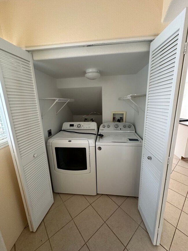 Foto del edificio - Beautiful 4 BD / 3 BA House in Ocean Pointe!