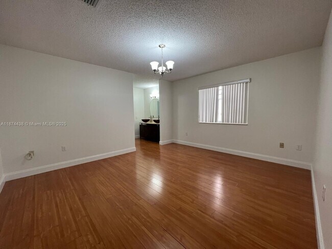 Building Photo - 3559 W 71st Terrace