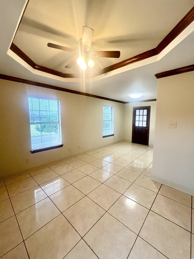 Building Photo - 2704 San Agustin Ave