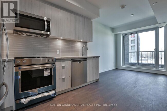 Photo du bâtiment - 8868 Yonge St
