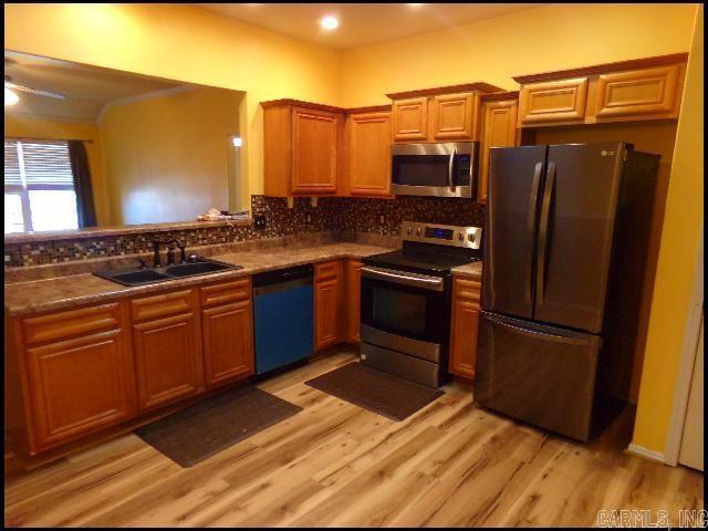 Foto del edificio - 909 Yarrow Dr