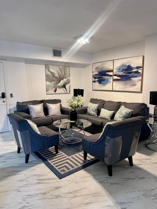 Foto del edificio - 9340 Fontainebleau Blvd