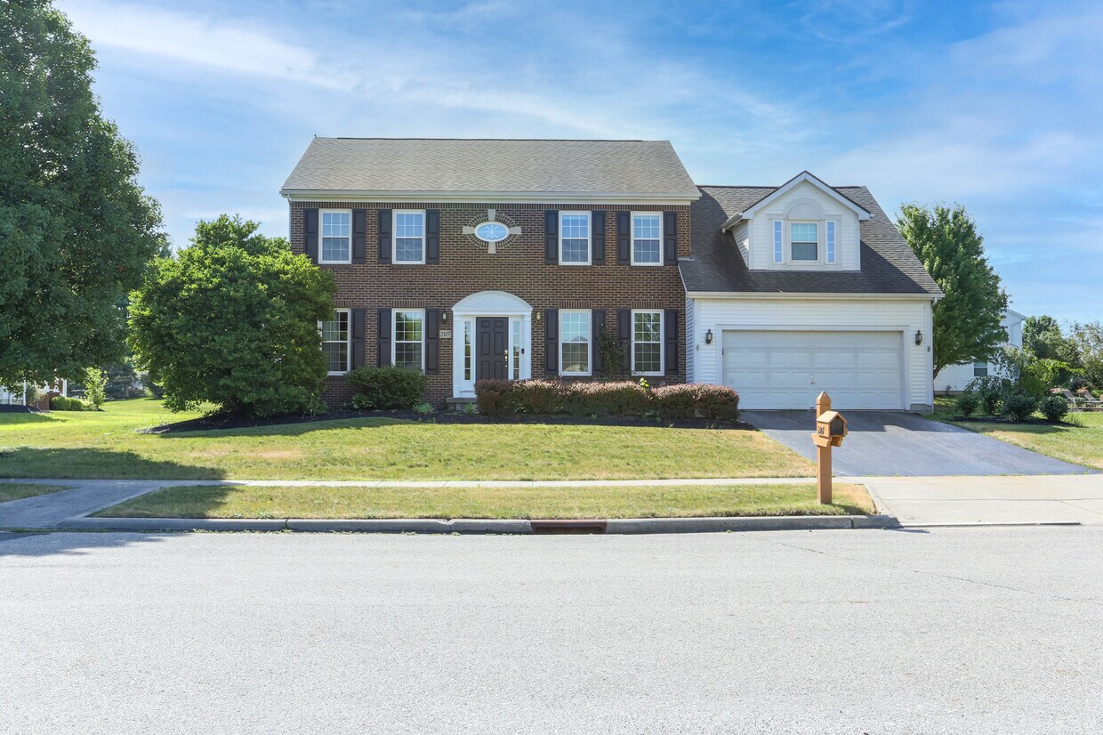 2107 Parklawn Dr, Lewis Center, OH 43035 House Rental in Lewis Center