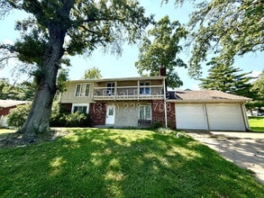 Building Photo - 733 Jares Ct