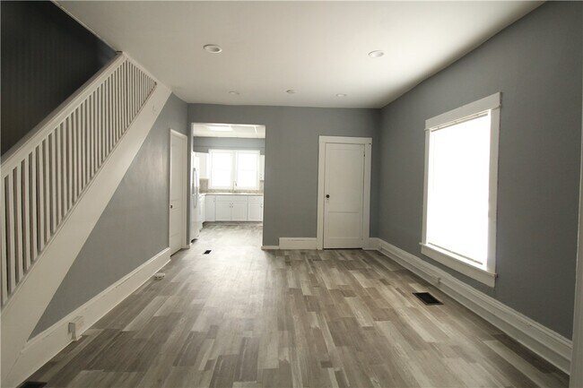 Foto del edificio - 249 Princeton Ave