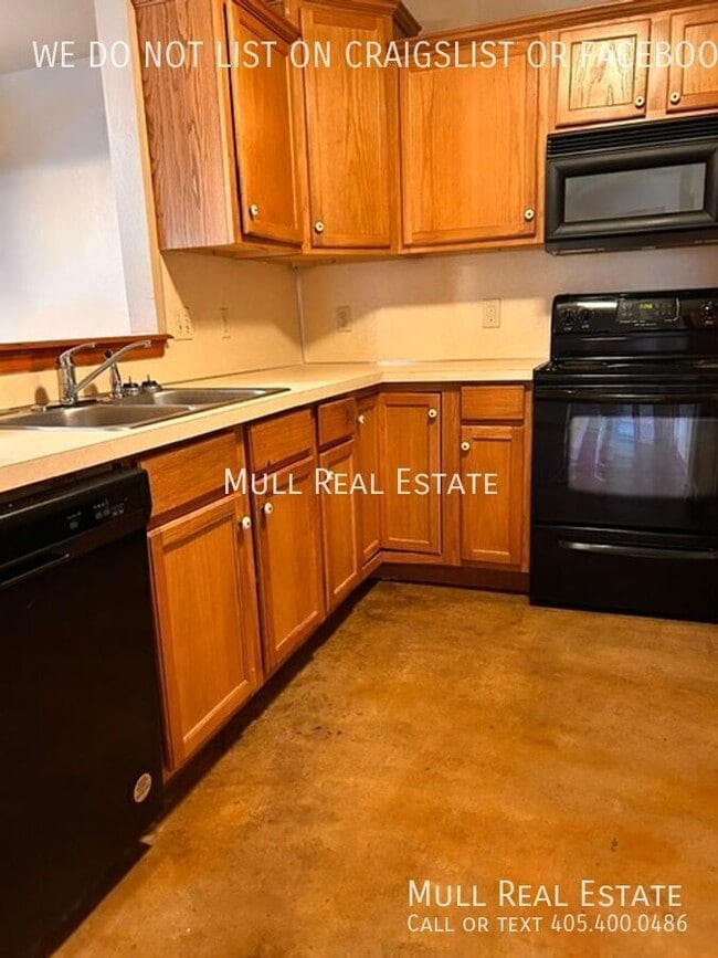 Building Photo - 2824 SE 89th Terrace