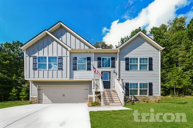 Building Photo - 456 Clematis Court