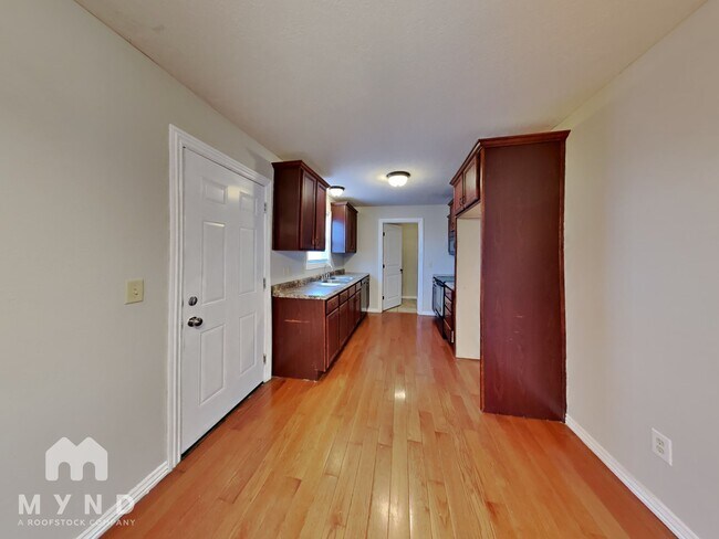 Foto del edificio - 5673 S Lexington Ave