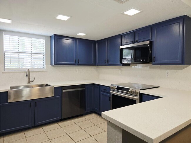 Foto del edificio - 14911 Wunderlich Dr