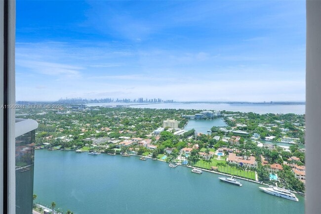 Foto del edificio - 4775 Collins Ave