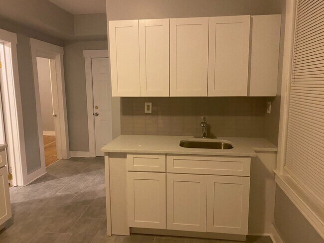Building Photo - 15 Downes