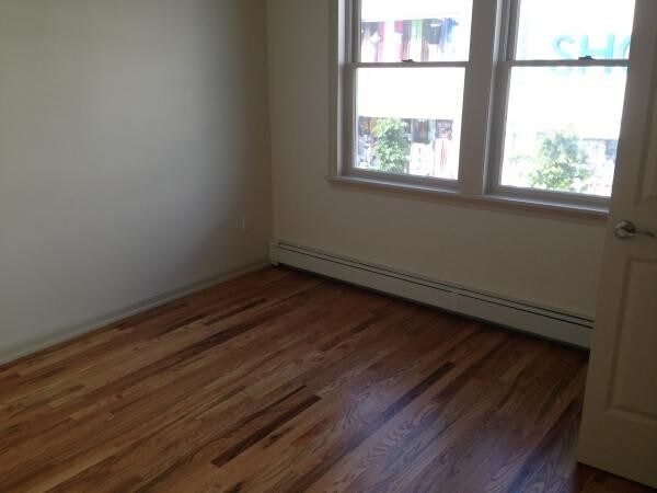 Foto del edificio - 398 Knickerbocker Ave