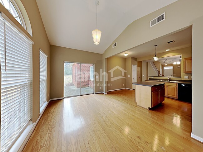 Building Photo - 3003 Hope Cir