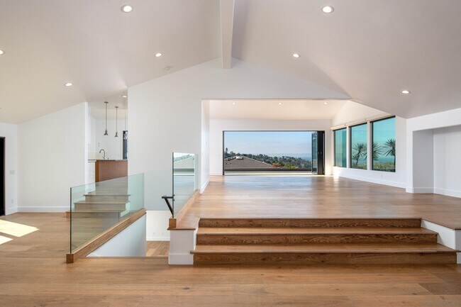 Foto del edificio - 2641 Costebelle Dr