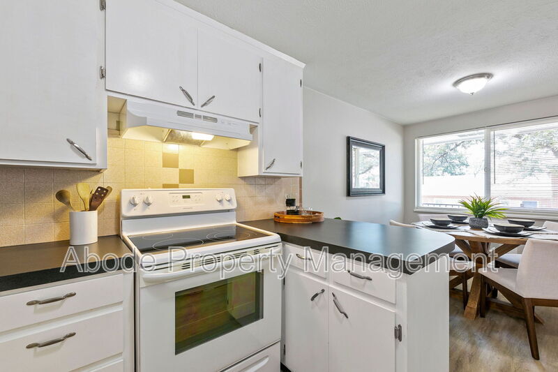Photo - 466 West 10th Street