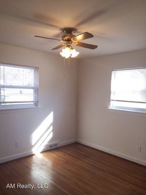 Building Photo - 3615 Stonehaven Dr