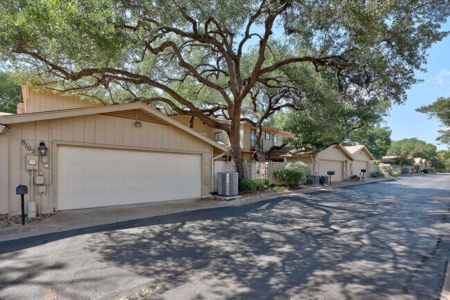 Foto del edificio - 8102 East Ct
