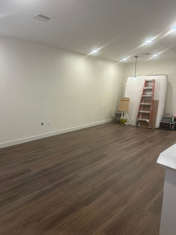Foto del edificio - 136 Maple Ave