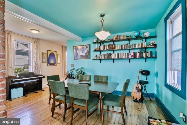 Building Photo - 13 E C St