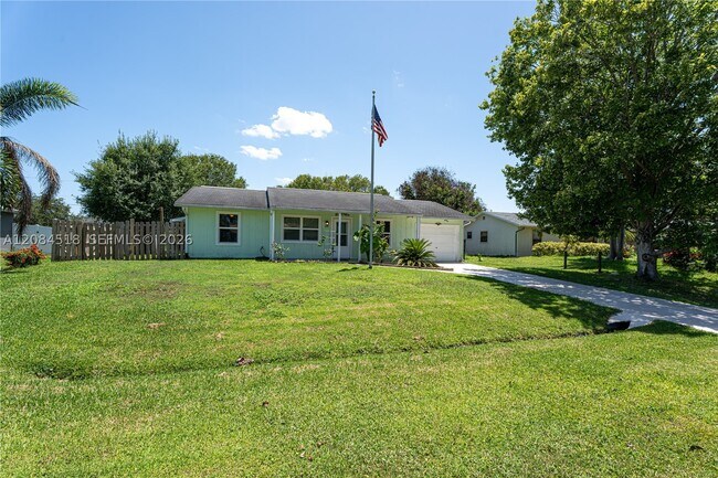 Foto del edificio - 618 SW Ray Ave