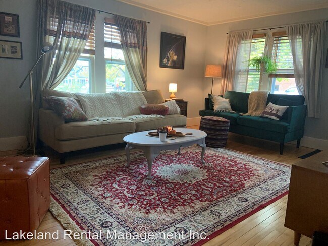 Building Photo - 3 br, 2 bath House - 424 Menominee St