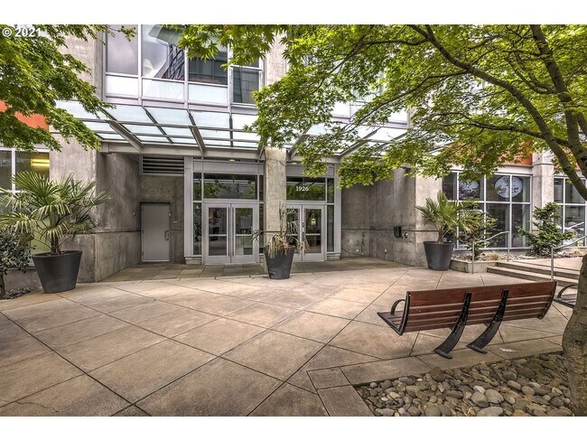 Building Photo - Charming 1-Bedroom Condo with Open Layout & Natural Light!
