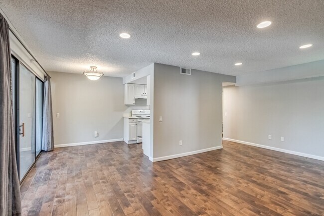 Building Photo - 6420 S Dayton St