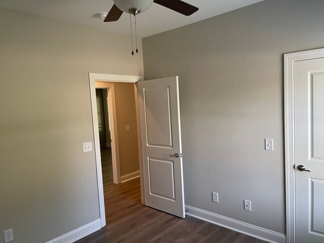 Building Photo - Brand new twin home