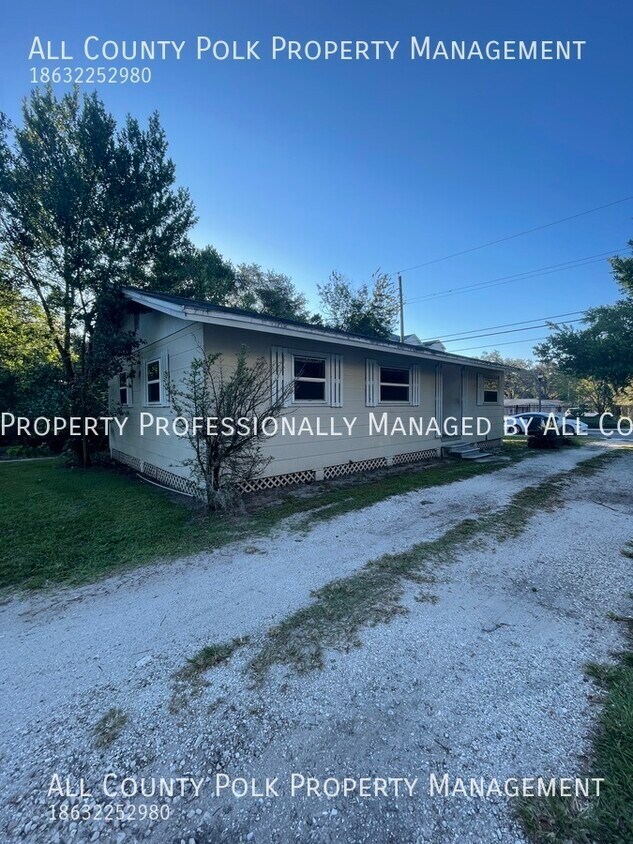Foto principal - Super 3 Bedroom Single Family Home in Down...