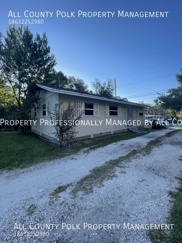 Primary Photo - Super 3 Bedroom Single Family Home in Down...