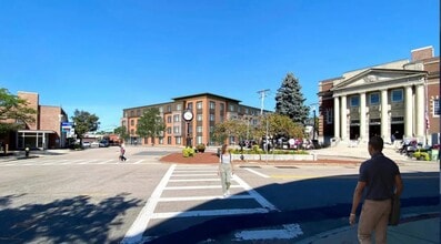 Building Photo - 1201 River St