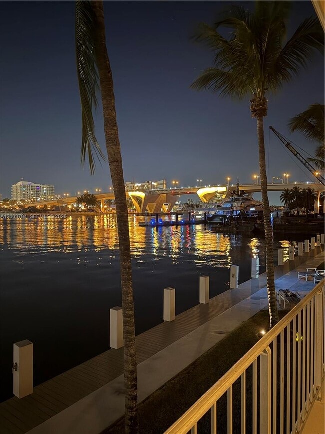 Foto del edificio - 1775 Harbourview Dr