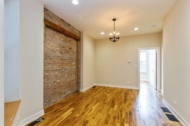 Building Photo - 124 E 57th St