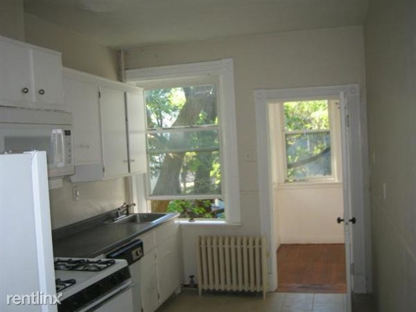 Primary Photo - 146 Coolidge St