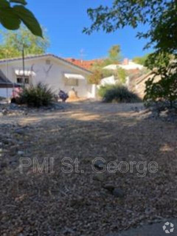 Building Photo - 288 Diagonal St