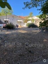 Building Photo - 288 Diagonal St
