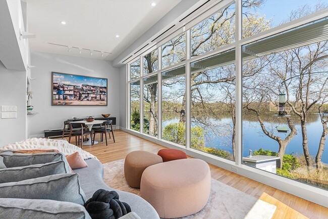 Foto del edificio - 37 Beverly Rd