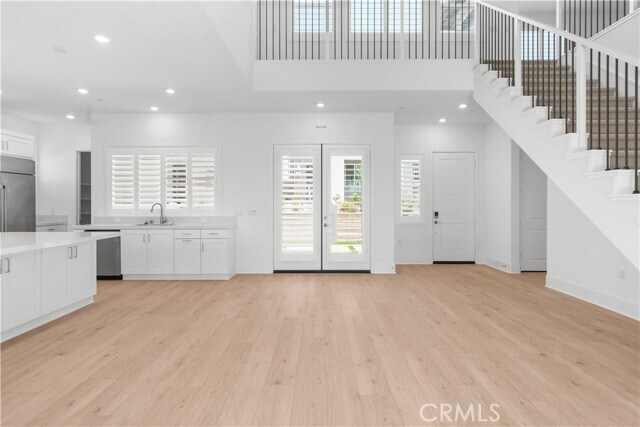 Building Photo - 240 Sora