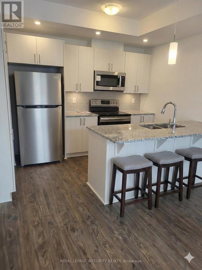 Building Photo - 412 Jewelwing Private