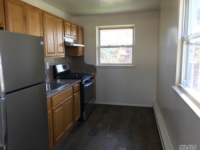 Building Photo - 156 Flower Rd