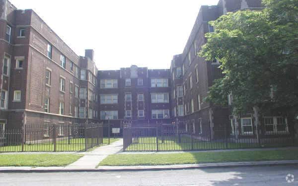 Building Photo - 7919 S Maryland Ave