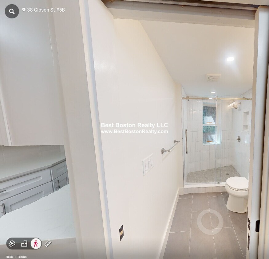 Building Photo - 38 Gibson St