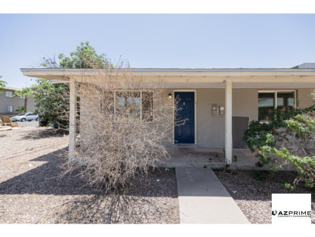 Building Photo - Discover this Beautifully updated 2/1 Apar...